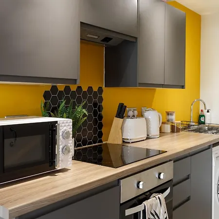 Kemara - Stunning 2 Bedroom Duplex * Bradford (West Yorkshire)