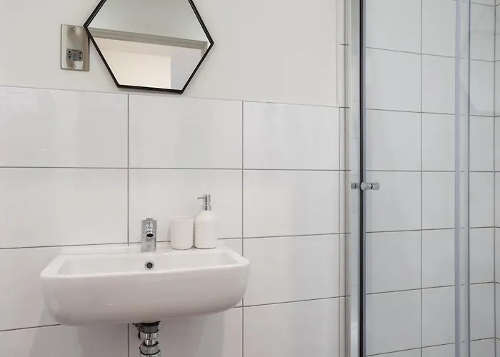 Kemara - Stunning 2 Bedroom Duplex Apartment *