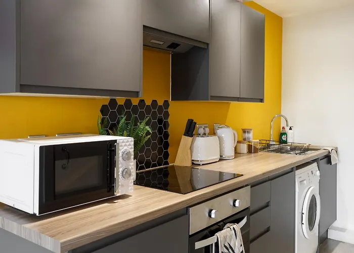 Kemara - Stunning 2 Bedroom Duplex * Брадфорд