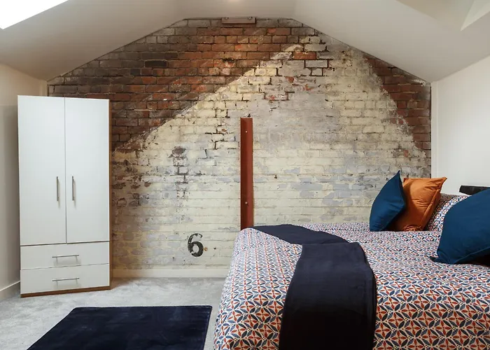 Kemara - Stunning 2 Bedroom Duplex Apartment Bradford (West Yorkshire)