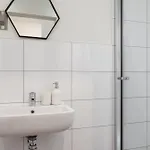 Kemara - Stunning 2 Bedroom Duplex Apartment *