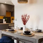 Kemara - Stunning 2 Bedroom Duplex Apartment