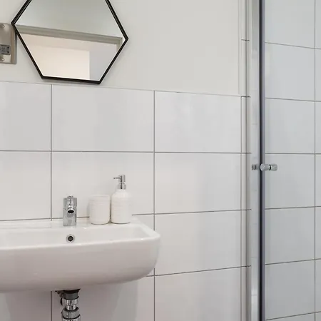 Kemara - Stunning 2 Bedroom Duplex Lejlighed *